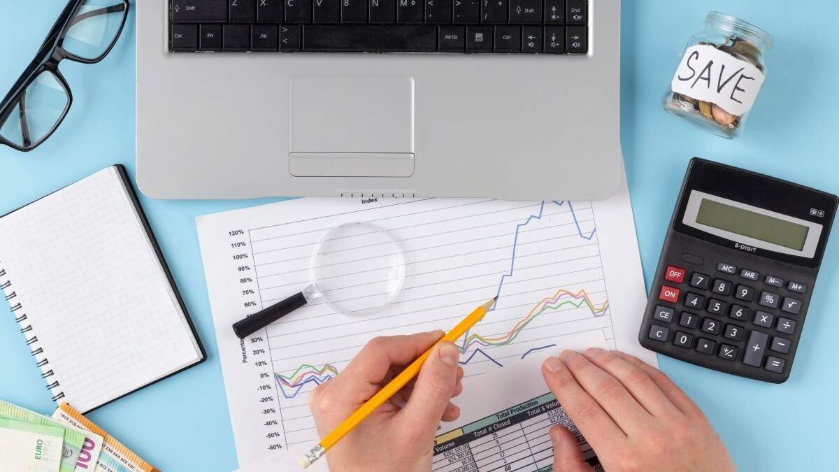 Arbetskostnaderna för egenföretagare och småföretag har stigit i mer än fyra år