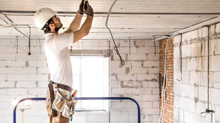 Kollapsen av bostadsbyggandet 2025 komplicerar verksamheten för små och medelstora företag i sektorn