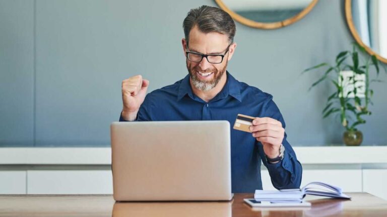 Högsta domstolen tillåter egenföretagare och små och medelstora företag att göra anspråk på IAE 2020