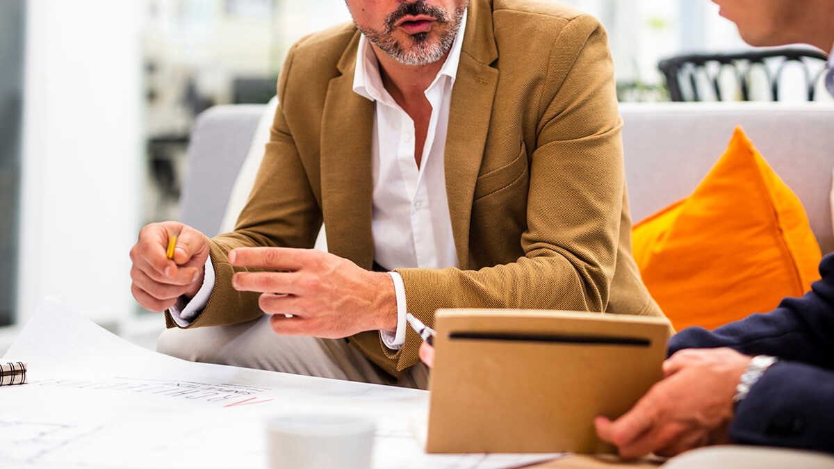 Gemenskapen Madrid och ATA återaktiverar råd till egenföretagare på 22 platser