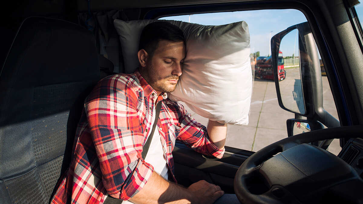 TS granskar om egenföretagare transportörer kommer att ersätta lastbilsresan på färjan