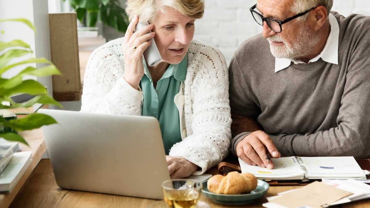 Egenföretagare som går i pension i sommar tjänar redan 1 000 euro mer än förra året