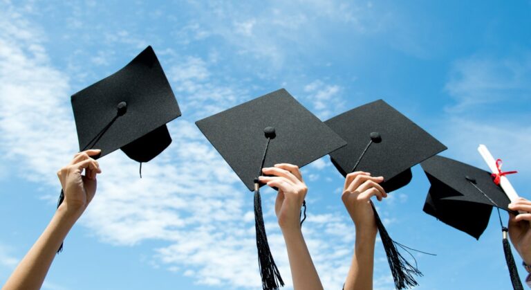 Orolig AI betyder att du inte kommer att få jobb när du tar examen?