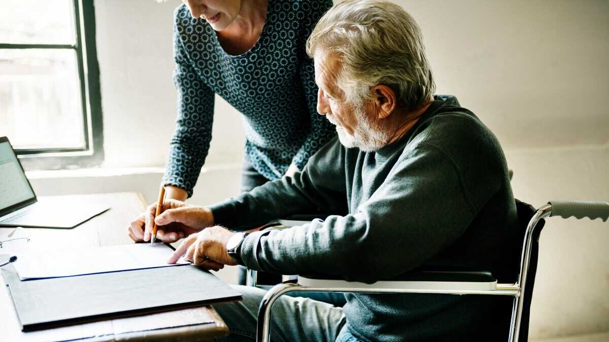 Endast 27 % av små och medelstora företag och egenföretagare erbjuder pensionsplaner till sina anställda, trots incitament