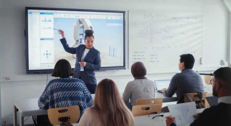 Vill du ha din start i Irlands robotteknik? Börja med dessa kurser