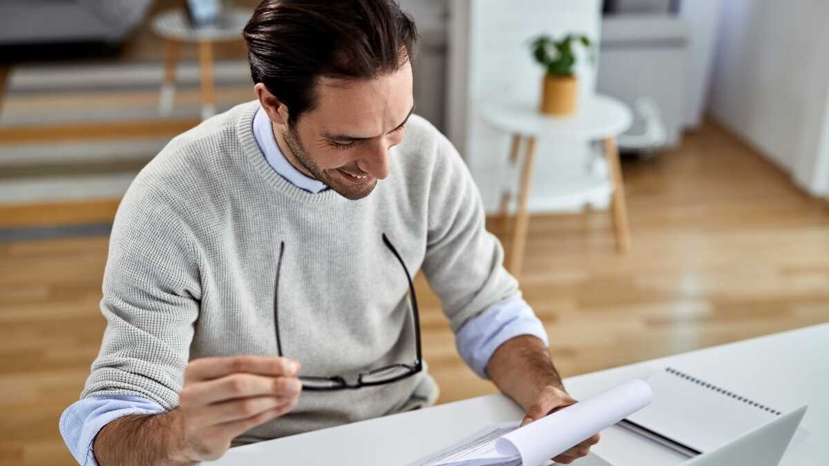 Egenföretagare kommer att kunna dra av moms på ett köp i kvartalet, även om de ännu inte fått fakturan