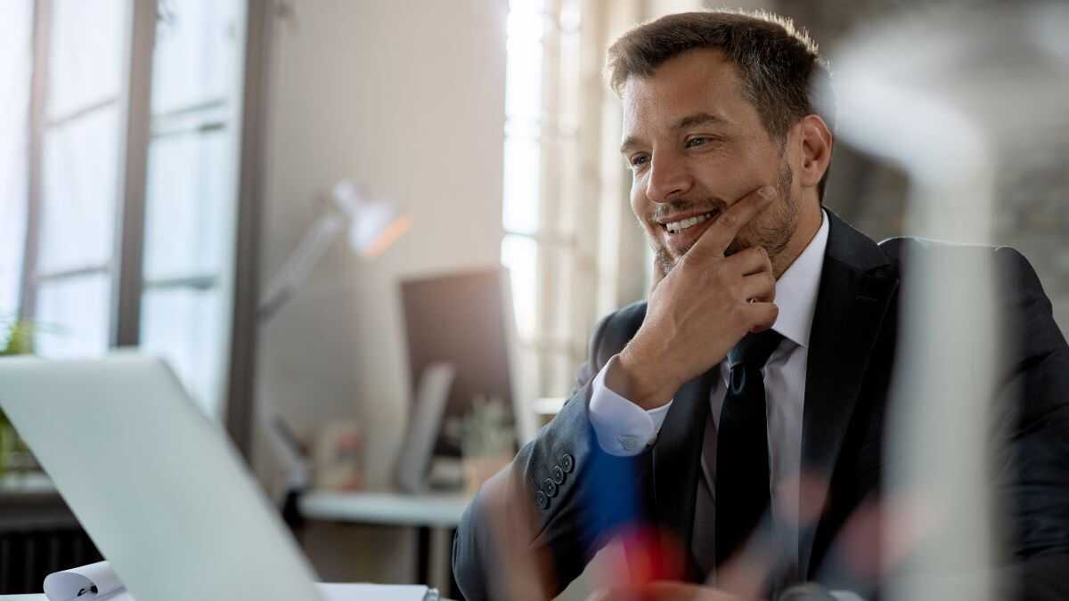 Egenföretagare kommer att kunna ta del av de skatteuppgifter som statskassan har om dem från och med nästa vecka