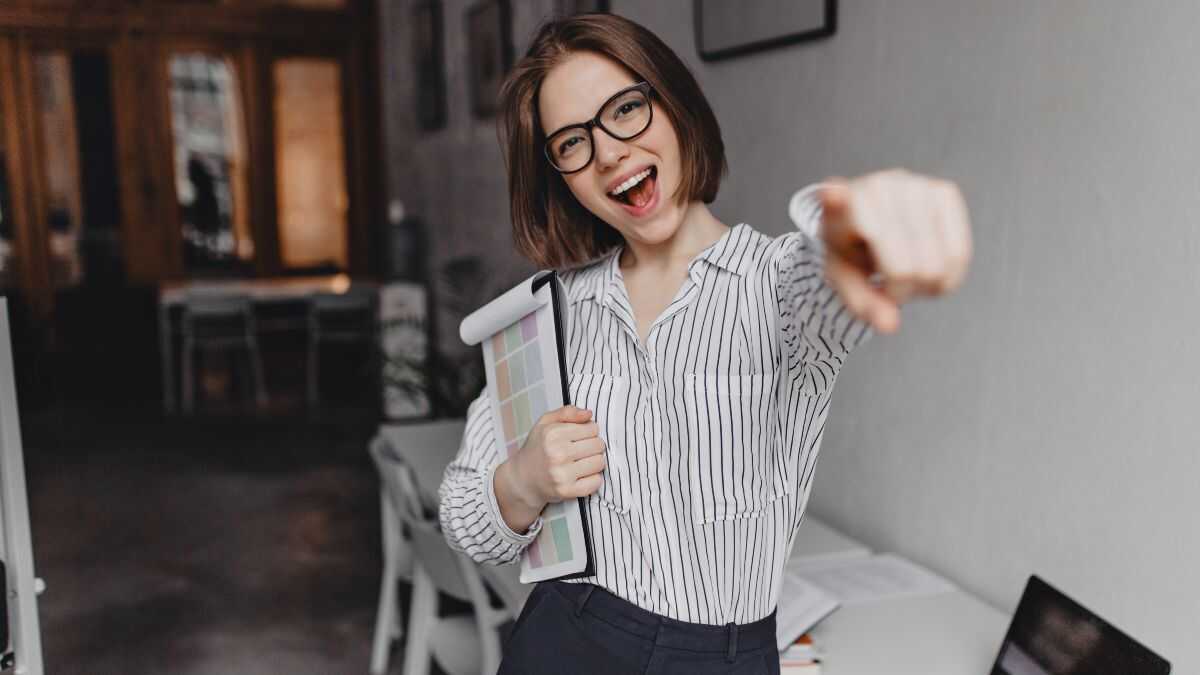 Finansministeriet förklarar vilka procedurer egenföretagare kan göra med Cl@ve från sin mobiltelefon