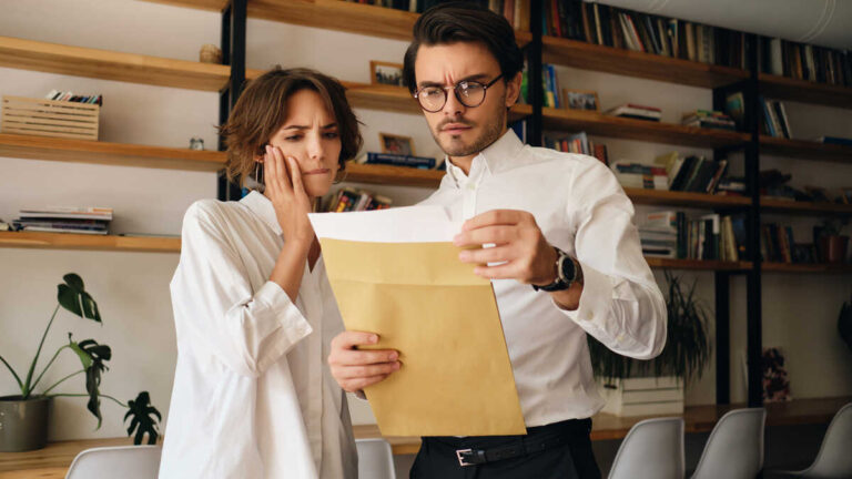 Vad ska en egen företagare göra när de får ett brev från statskassan