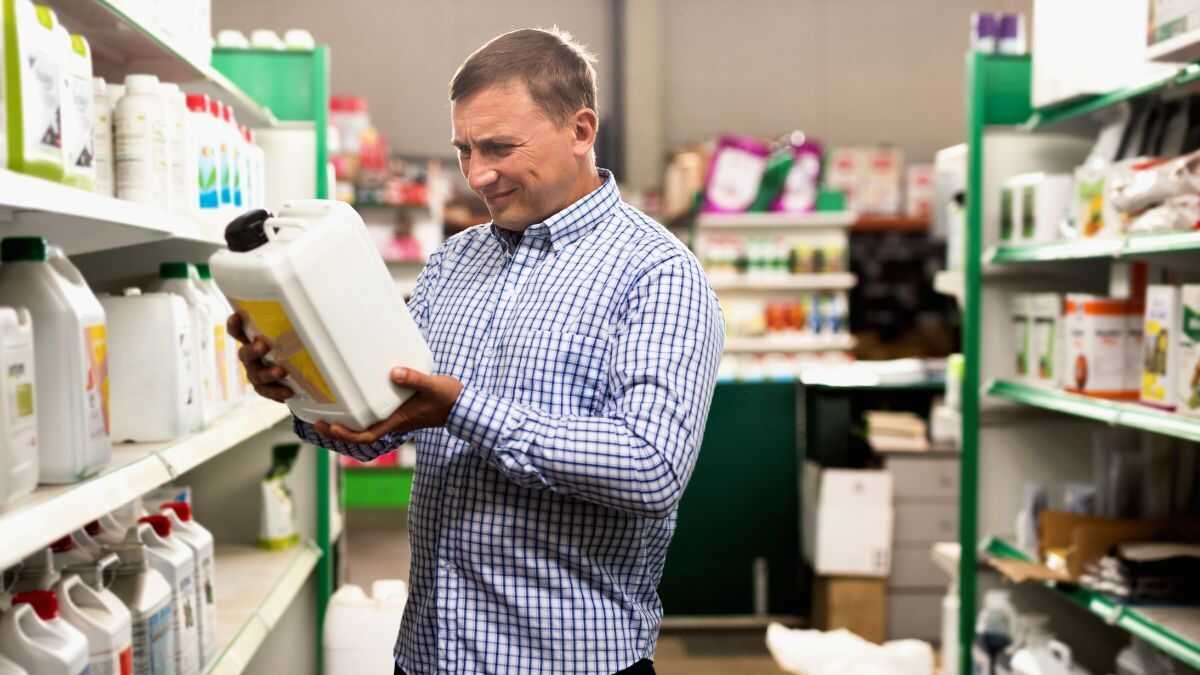 Tusentals egenföretagare motsätter sig ökningen av e-handel och säljer mer än 70 % i fysiska butiker