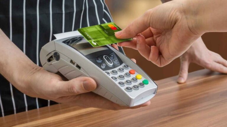 Solidaritetsmikrodonationer inom handeln överstiger nu 23 miljoner och växer tack vare avrundning vid betalning

