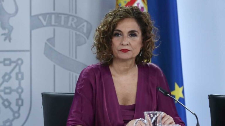 Parlamentet godkänner att momsen avskaffas för tusentals egenföretagare som fakturerar mindre än 85 000 euro per år