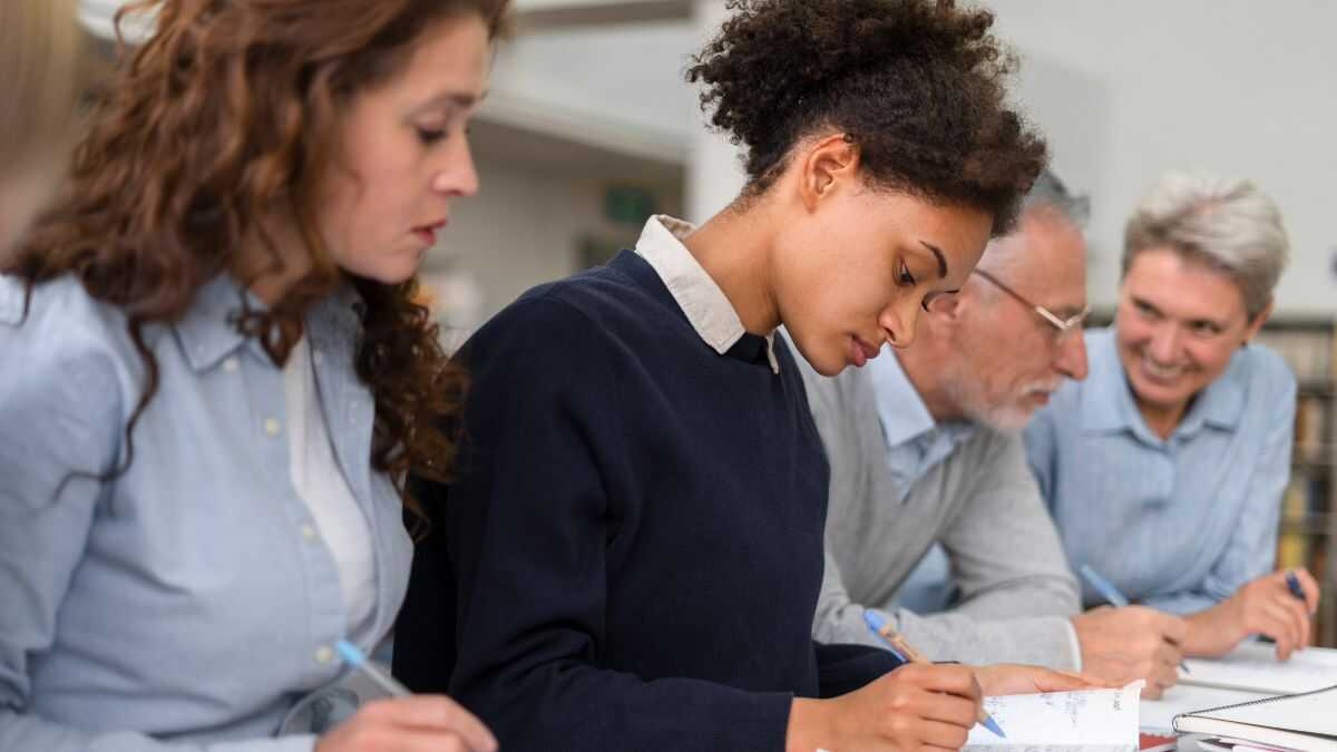 Socialförsäkringen ger egenföretagare och små och medelstora företag fram till den 31 april för att anmäla obetalda praktikplatser