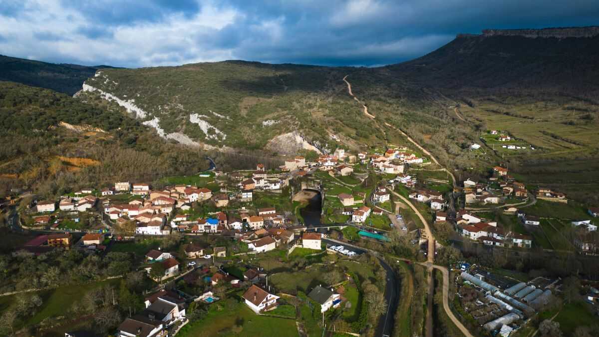 Egenföretagare på landsbygden kämpar fortfarande för att överleva sju år sedan revolten i det tömda Spanien