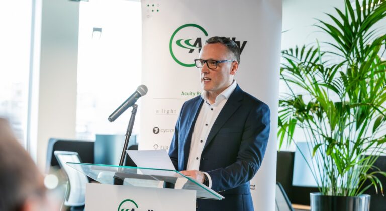 "Det finns många vägar till att bli en utmärkt ingenjör"
