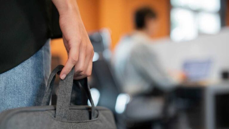Frånvaron ökar i små och medelstora företag: nästan 1,6 miljoner anställda missar jobbet varje dag