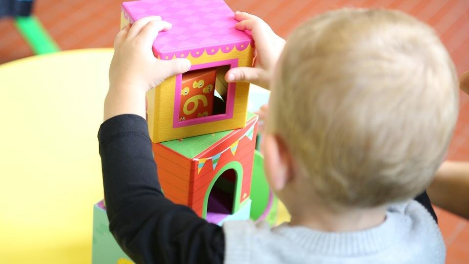 Högsta domstolen utreder om föräldrar som är egenföretagare också kan tillämpa moderskapsavdraget