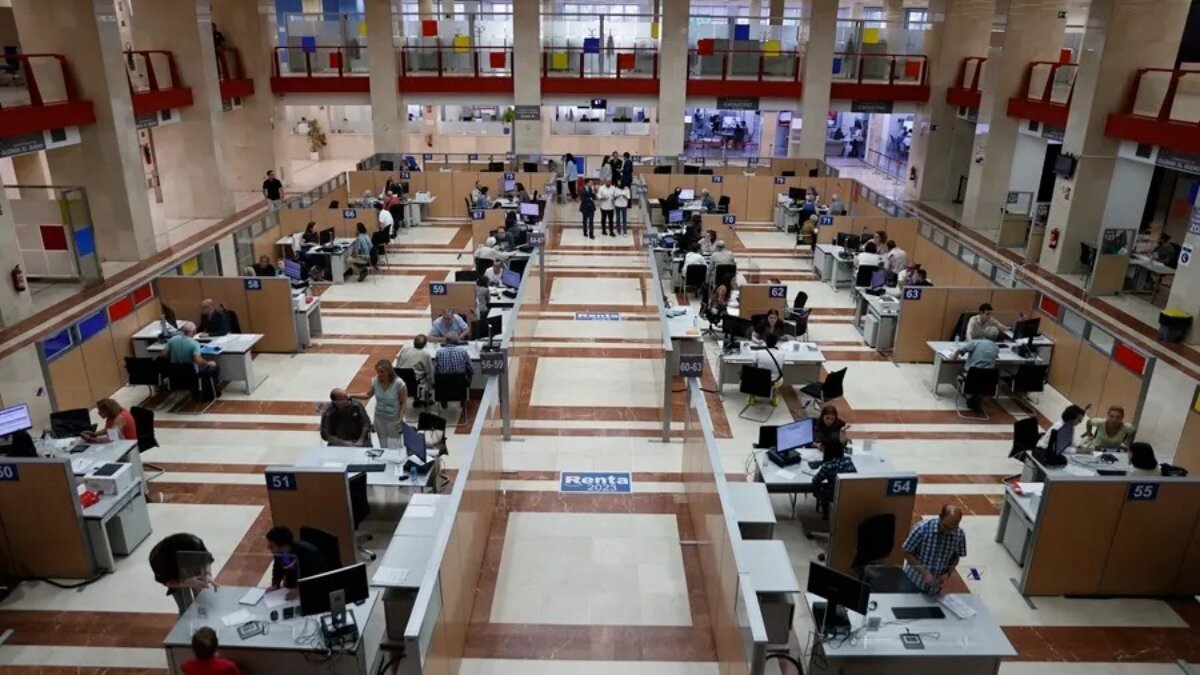 Guide från skatterådgivare för egenföretagare för att presentera sin INKOMST: nyheter, datum och avdrag