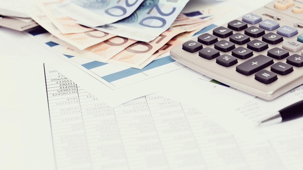 Egenföretagare betalar 25 % mer skatt än företag