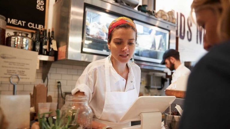 Anslutningen av egenföretagare registrerar den bästa mars på 5 år trots ökade kostnader