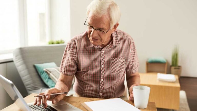 Egenföretagare kommer att kunna göra aktiv pensionering förenlig med kapitalisering av arbetslöshet
