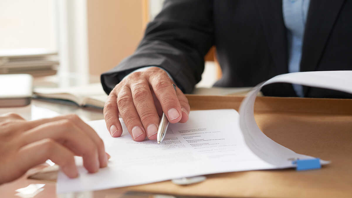 Finansministeriet kommer att tillåta fler små och medelstora företag att få tillgång till offentliga arbeten med denna förändring av den erfarenhet som krävs.