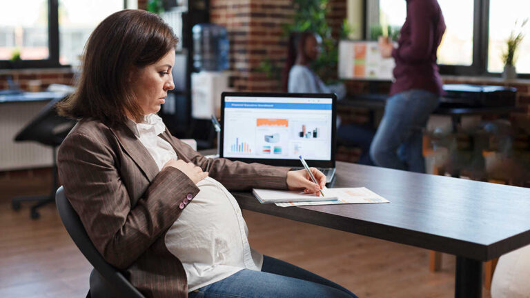 Små och medelstora företag kan betala upp till 9 000 euro för att vägra anpassa arbetsdagen till en anställd