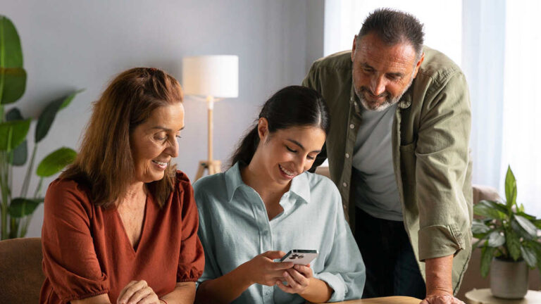 Treasury övervakar utflödet av pengar i egenföretagare och anmäler inspektion