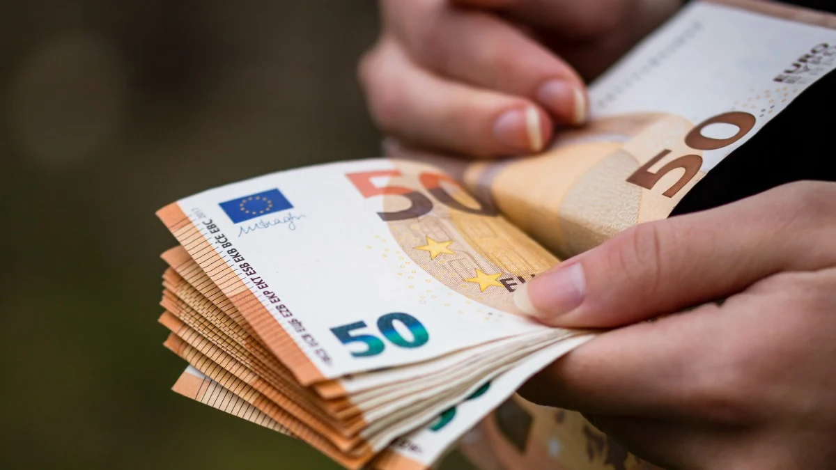 Bank of Spain kräver kontanter för att betala små och medelstora företag