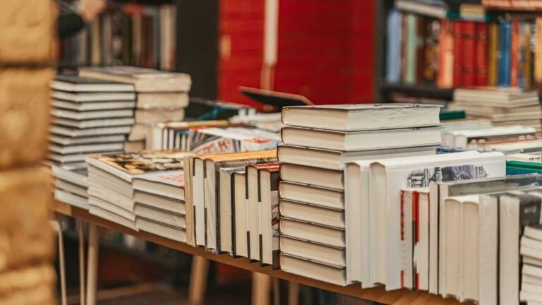 Bokförsäljningen har ökat med 39 % i Spanien under det senaste decenniet och stödjer tusentals små och medelstora företag

