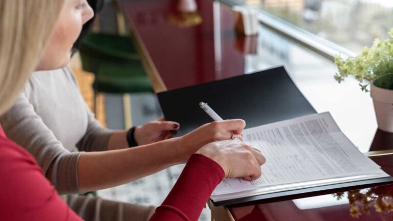 Fackföreningar begär att begränsa användningen av deltidskontrakt i små och medelstora företag