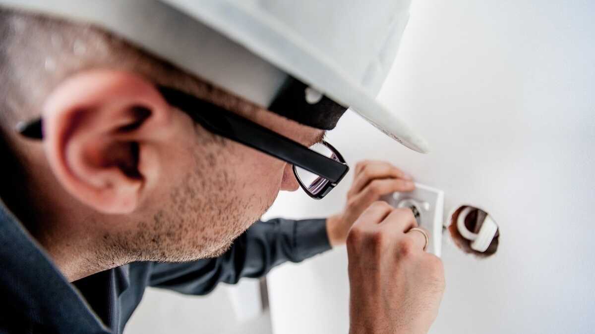 Hur kan egenföretagare skydda sin inkomst om de slutar arbeta på grund av sjukdom eller olycka?