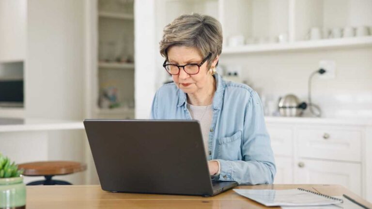 Socialförsäkringen förklarar vilka pensioner för egenföretagare som är befriade från att betala skatt 2026


