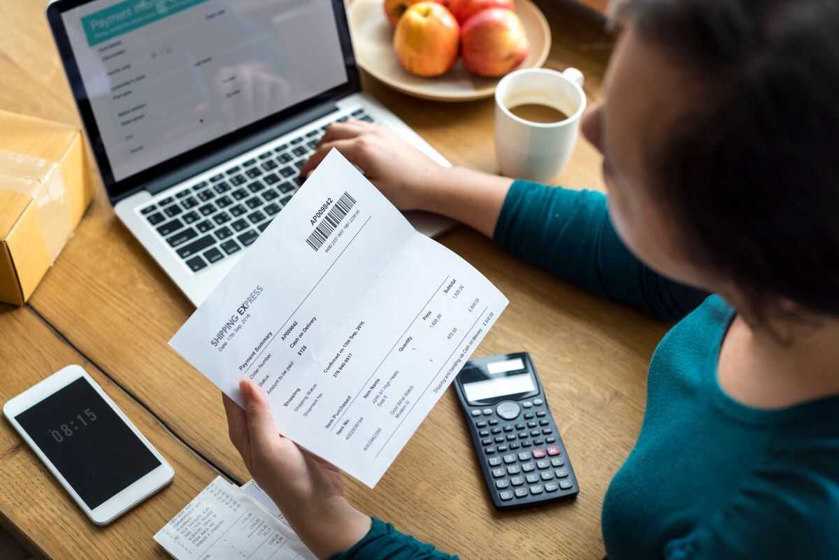 Egenföretagare som inte motiverar sina korrigerande fakturor kan förlora moms: hur går det till?