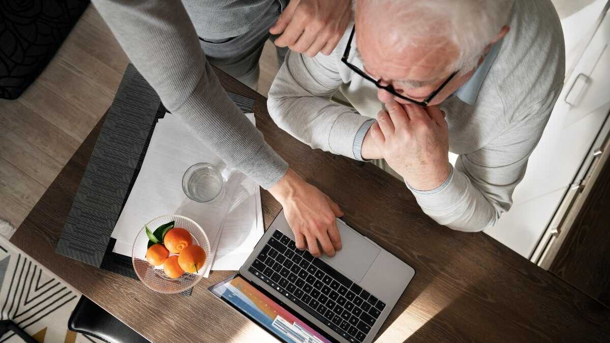 De egenföretagare som går i pension i sommar är redan över 67 år men deras genomsnittliga pension når inte upp till SMI
