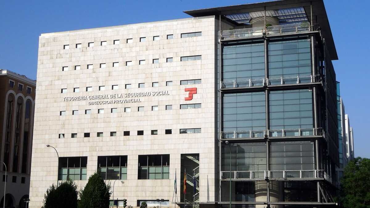 Socialförsäkringen kan bötfälla egenföretagare som påbörjar verksamheten utan registrering med mellan 3 750 och 12 000 euro