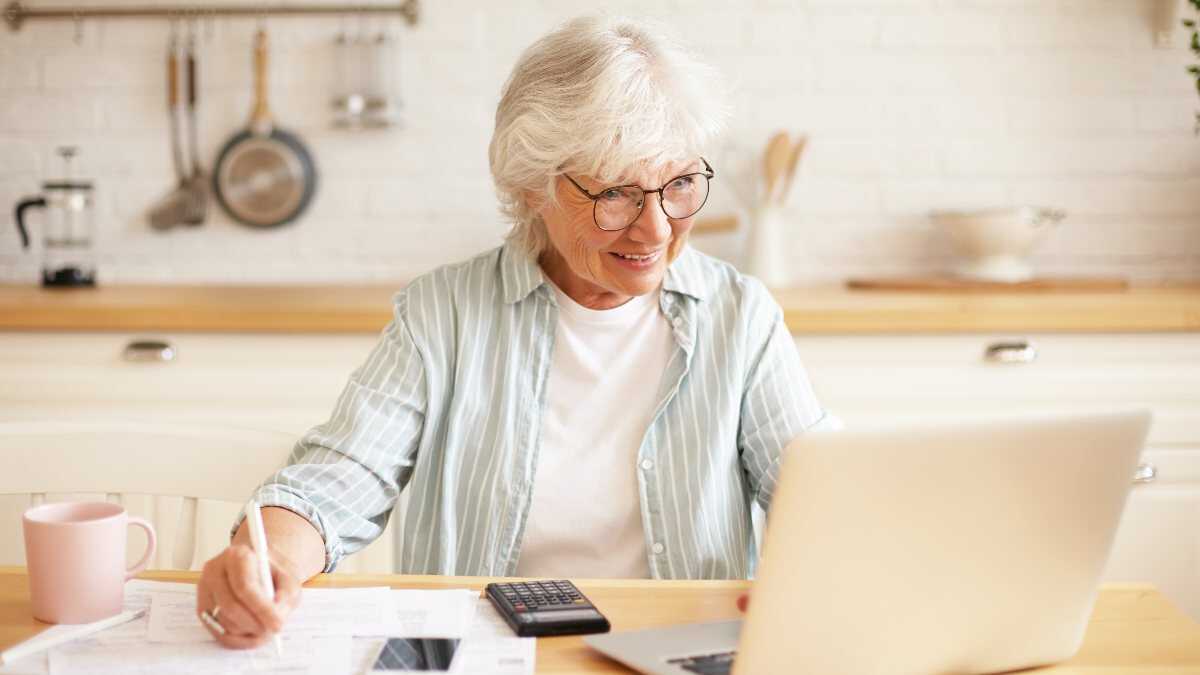 Pensionerade egenföretagare: hur fakturor beskattas efter pensionering