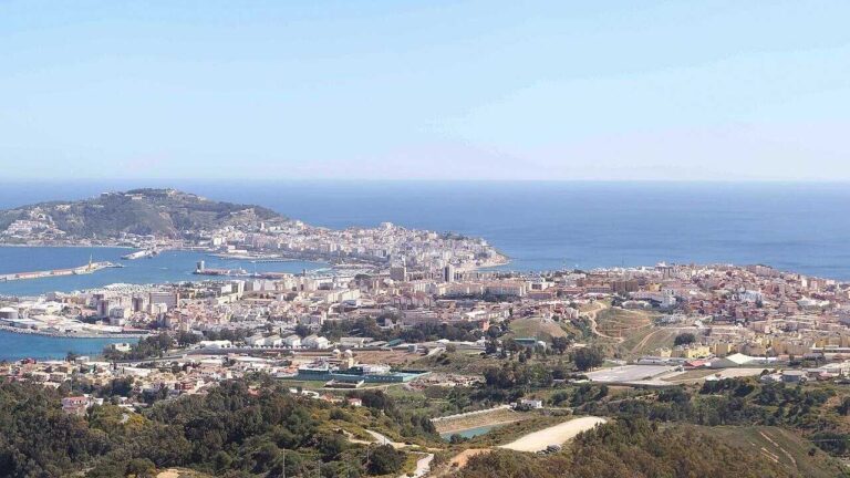Egenföretagare och små och medelstora företag i Ceuta kan begära den nya extraordinära arbetslösheten eller uppskov med sina bidrag

