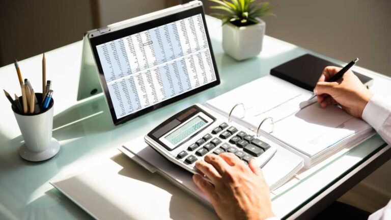 Den elektroniska fakturan kan lämna egenföretagaren instängd i sitt program och försvåra ett leverantörsbyte
